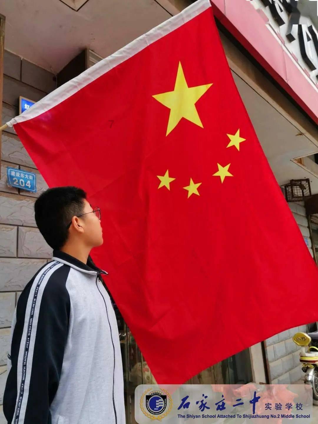 帅气依旧48岁小贝造访韩国，与球迷合影并品尝了烤肉